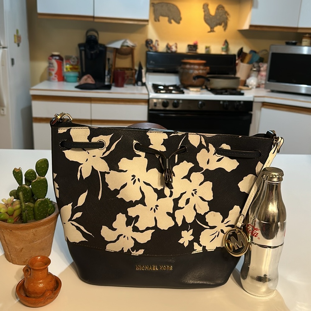 Michael Kors - Picture 2 of 11